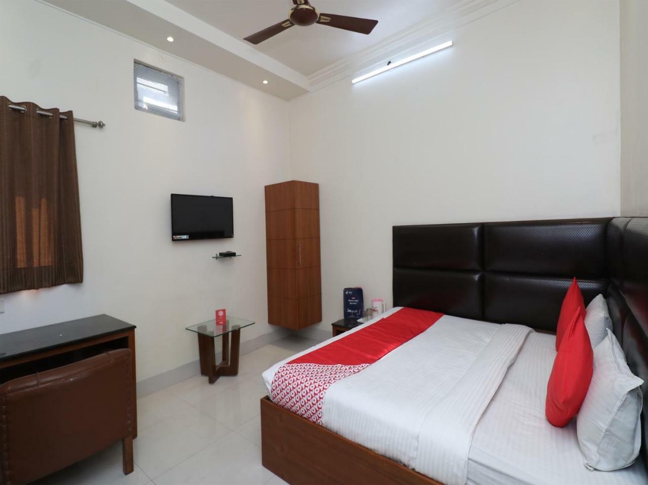 Oyo Hotel Ashoka International Kanpur Ngoại thất bức ảnh